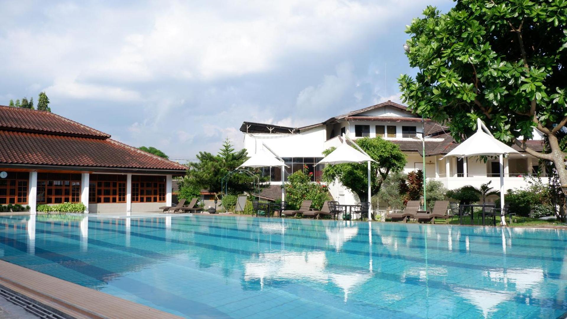 Front One Resort Magelang Eksteriør bilde