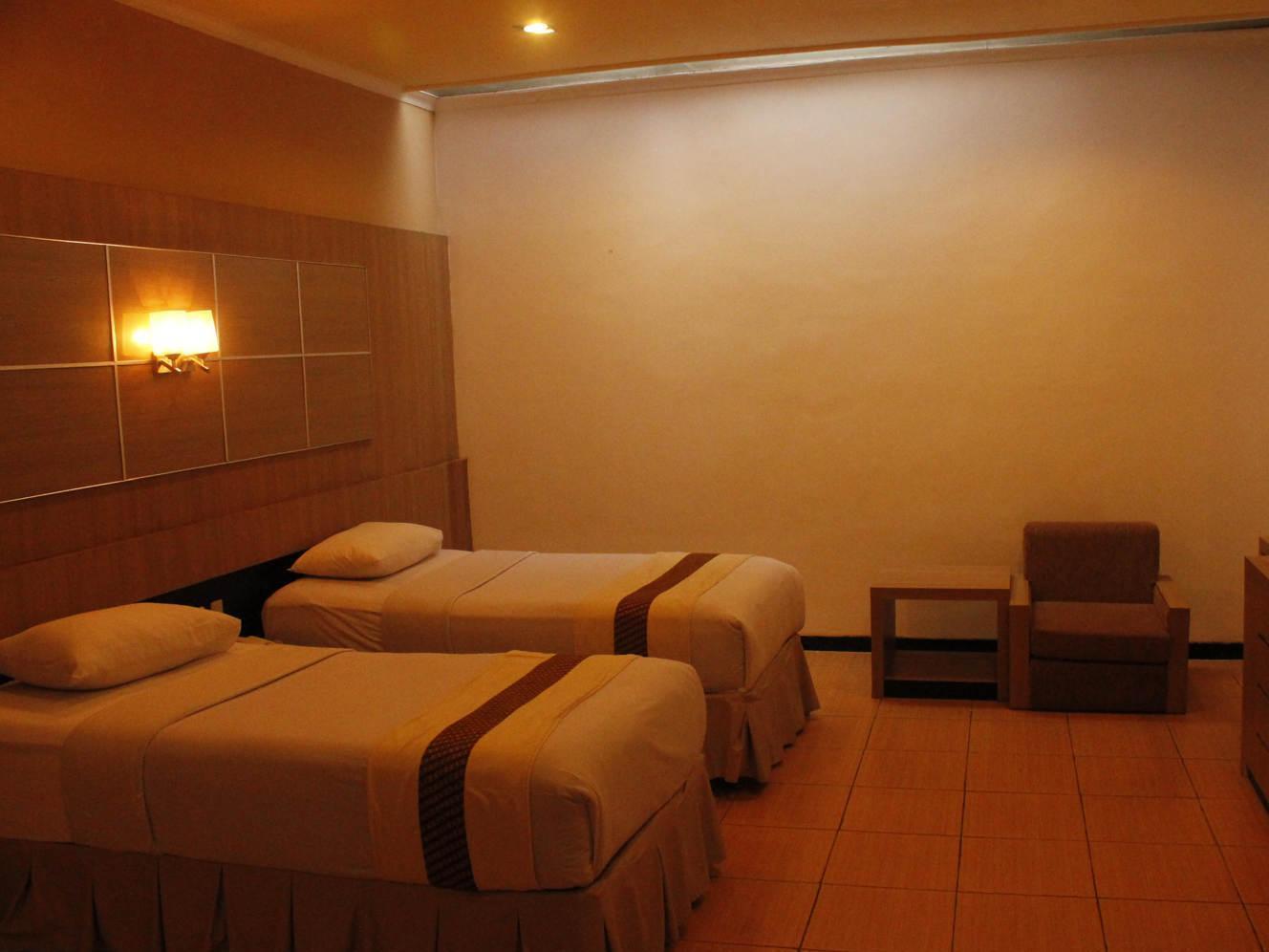 Front One Resort Magelang Eksteriør bilde